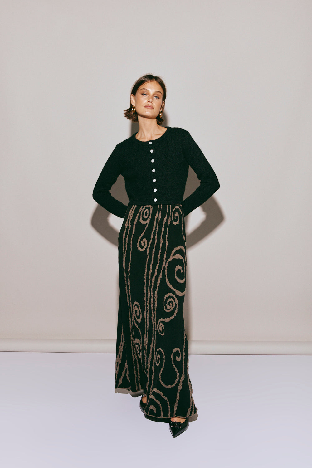 Ivy Muse Knit Maxi Skirt Black Swirl