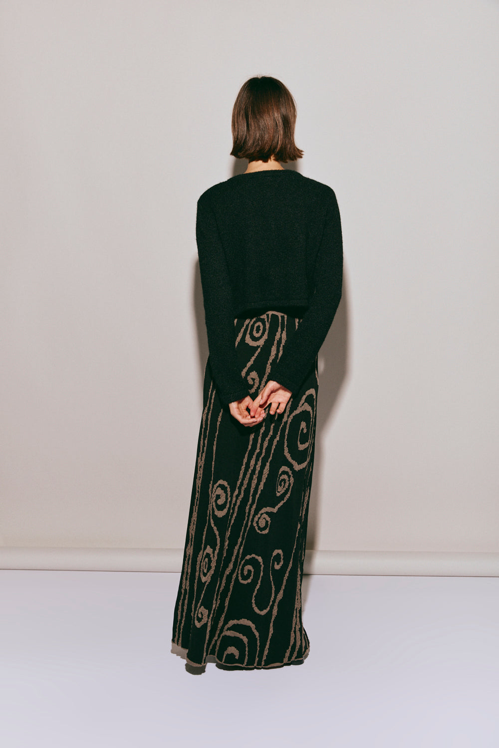 Ivy Muse Knit Maxi Skirt Black Swirl