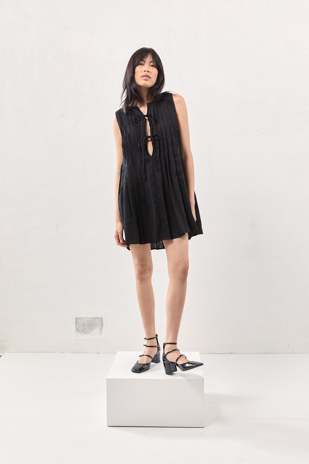 Valeria Linen Mini Dress Black