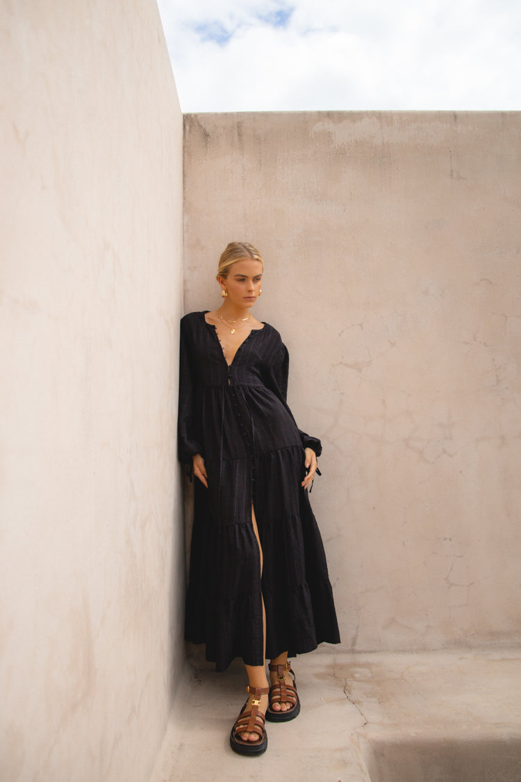 VRG GRL Dreaming of Travel Midi Dress // Black